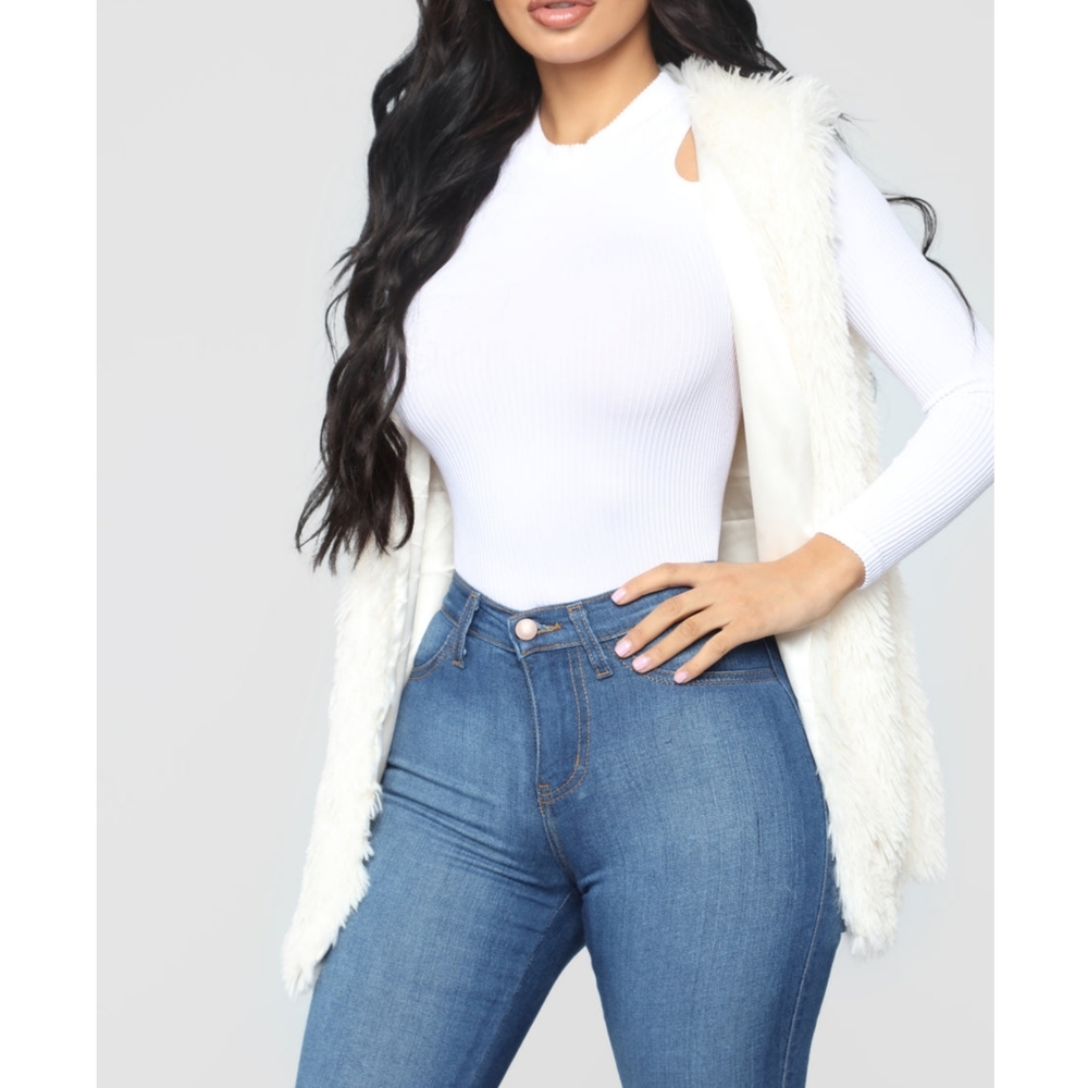 🎀NWT🎀 Fashion Nova Essential Faux Fur Vest